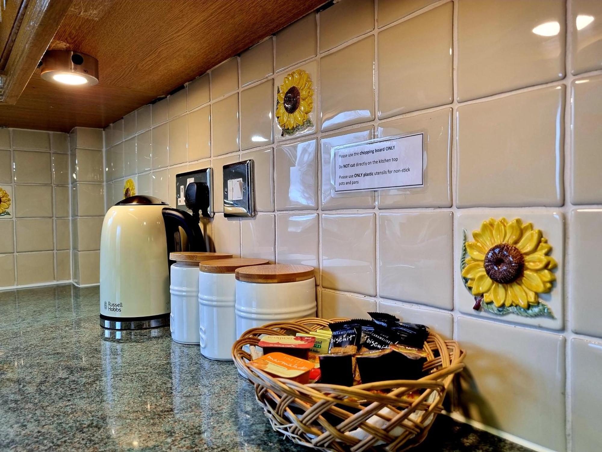Inverness City 3 Bedroom House Free Parking Ngoại thất bức ảnh